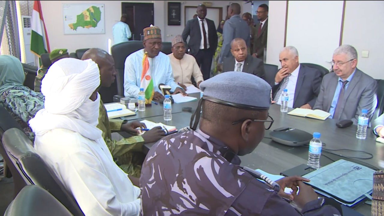 NIGER : Le Ministre du pétrole a eu une séance de travail ce matin avec une délégation d’experts algérien de la société nationale pour la recherche, la production, le transport, la transformation et la commercialisation des hydrocarbures.