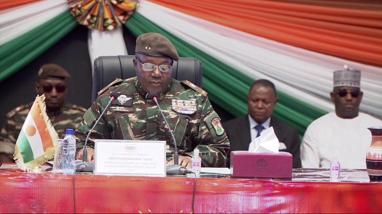 LE PRÉSIDENT DU CNSP , CHEF DE L’ÉTAT LE GÉNÉRAL DE BRIGADE ABDOURAHAMANE TIANI A PRÉSIDÉ CE MATIN AU CENTRE DE CONFÉRENCE MAHATMA GANDI DE NIAMEY LA CÉRÉMONIE D’OUVERTURE DES ASSISES NATIONALE POUR LA REFONDATION.